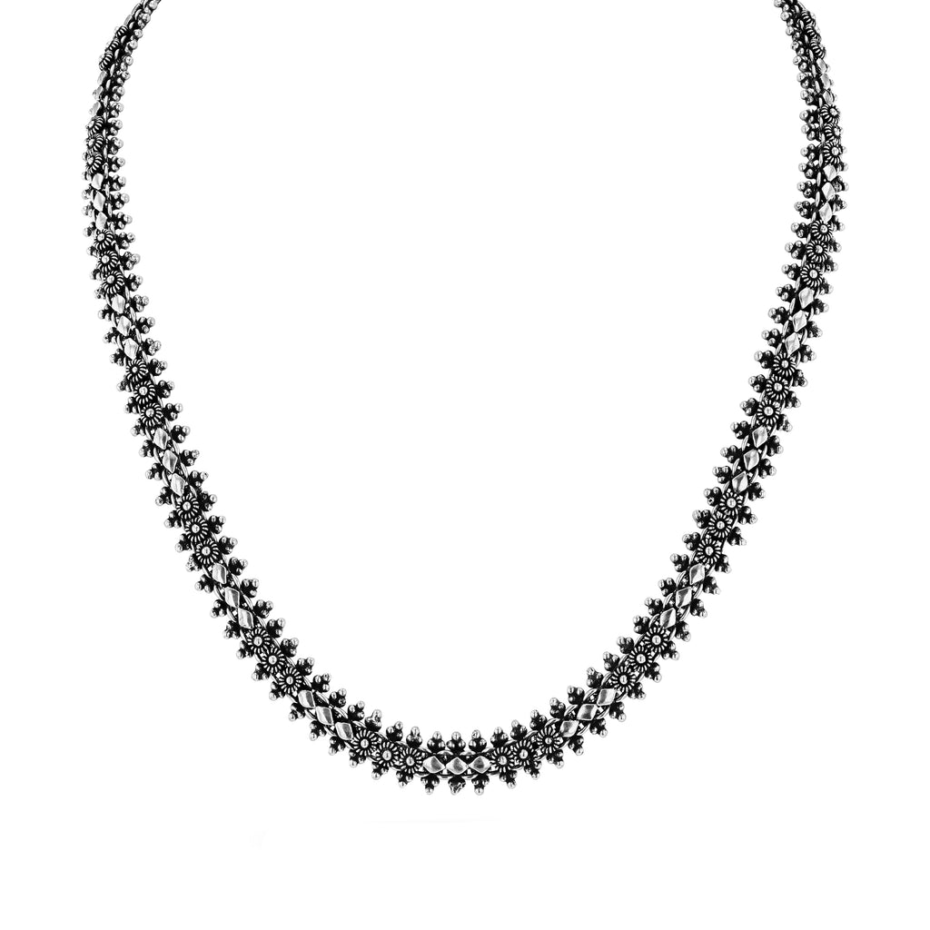 DIAMOND SHAPED CHAINMAIL NECKLACE