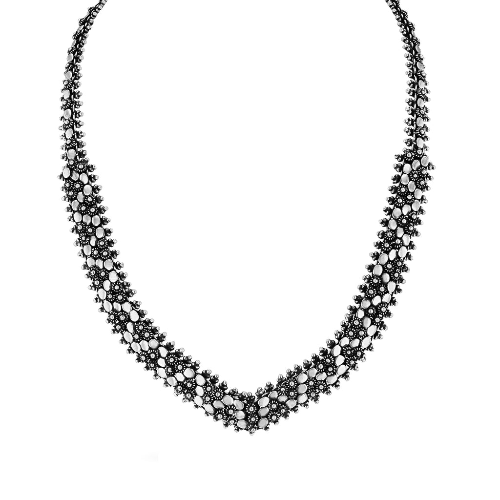 OVAL SHAPED CHAINMAIL NECKLACE